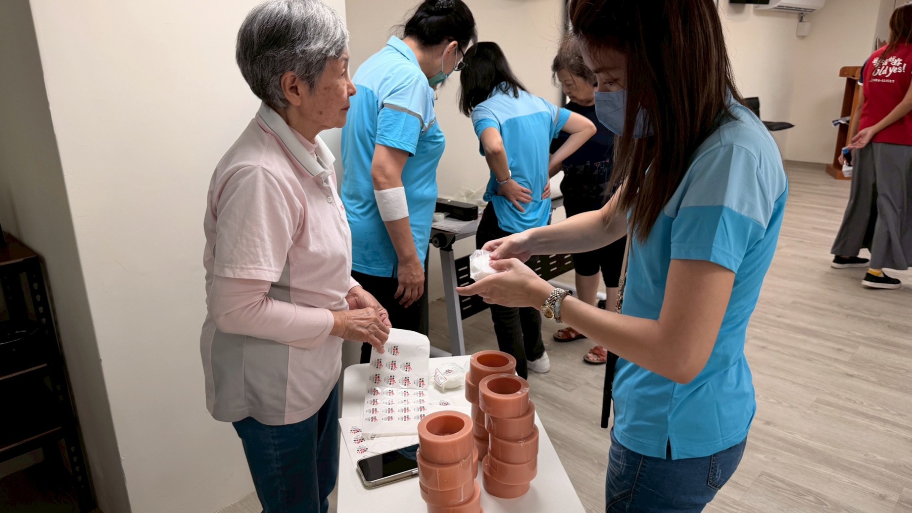 東生華製藥ESG永續發展,老五老基金會,台中總會,石虎米皂,石虎米米香餅,DIY